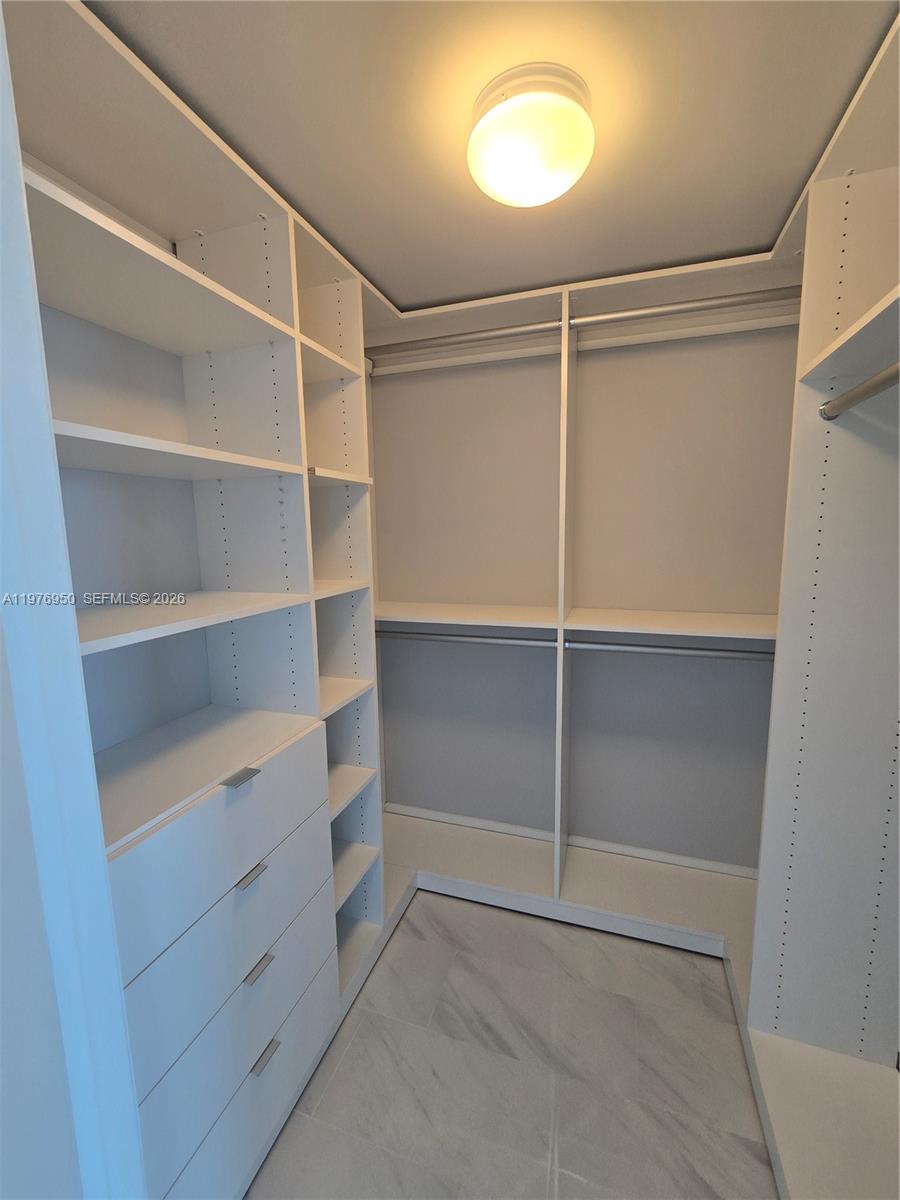 image Icon Brickell I15