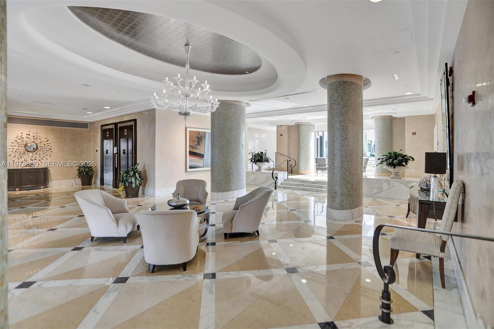 6917 Collins Ave #915