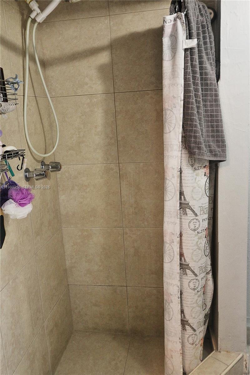 4419 NW 17th Ave Miami, FL 33142