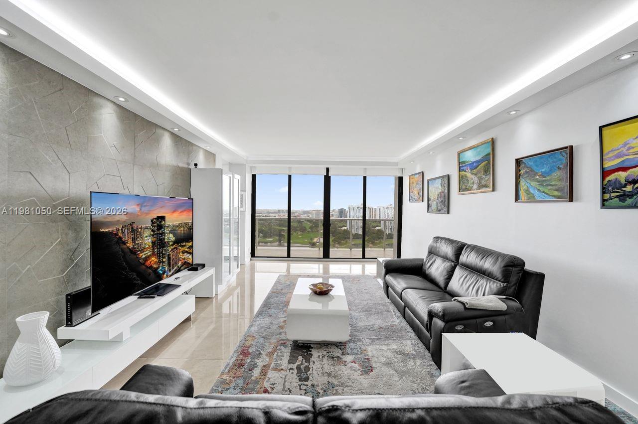 image Hamptons West10