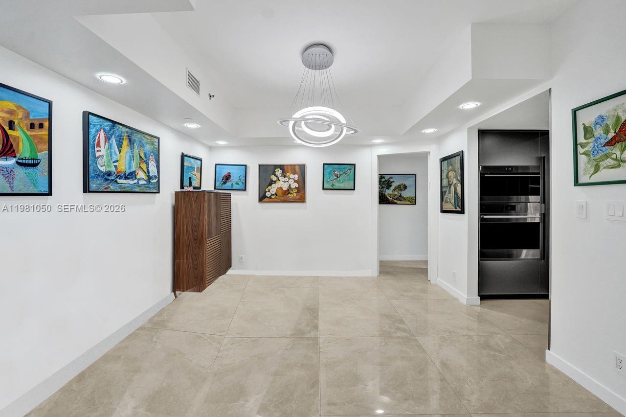 image Hamptons West14