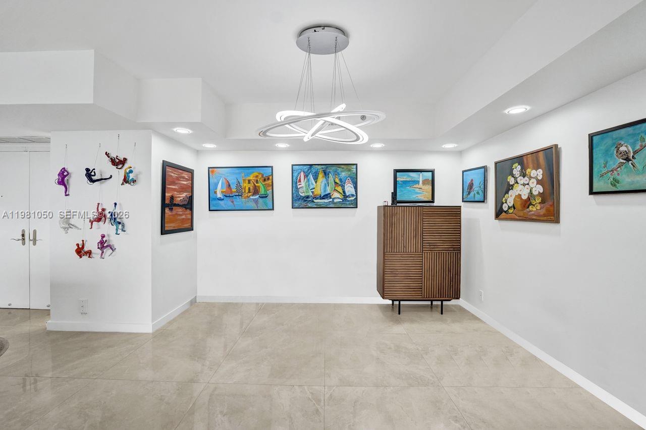 image Hamptons West15