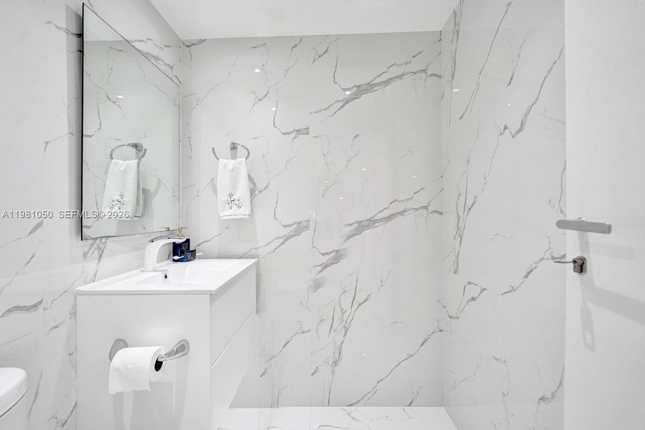 image Hamptons West16