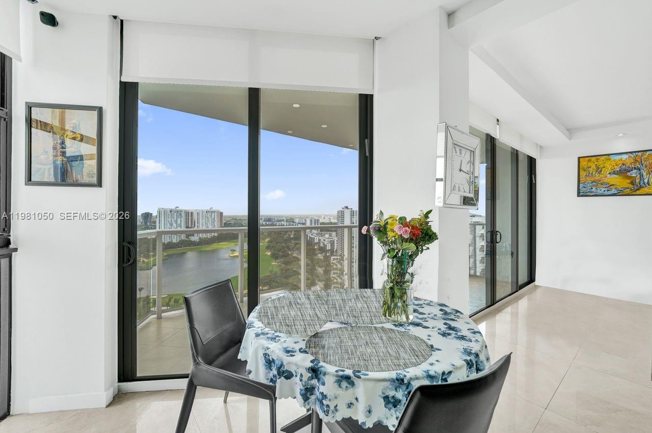 image Hamptons West19