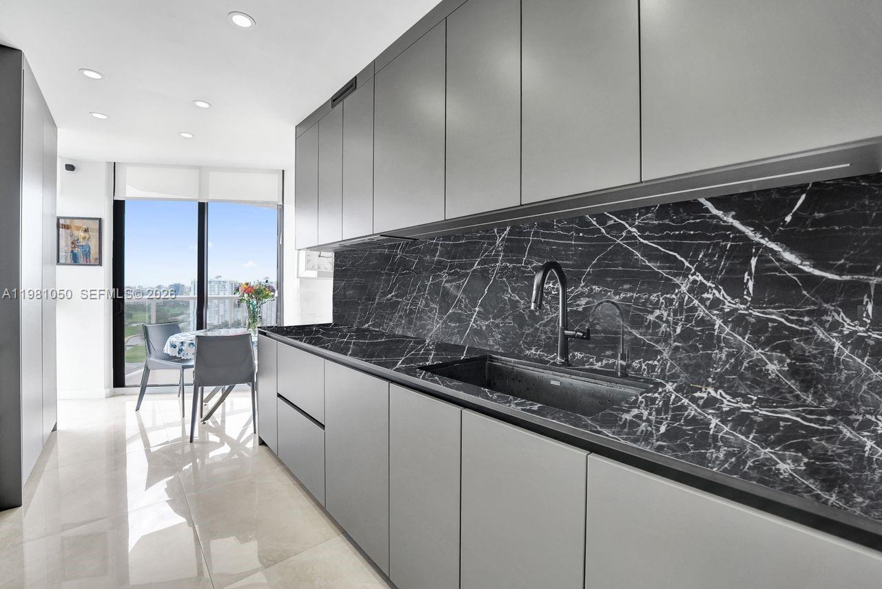 image Hamptons West22