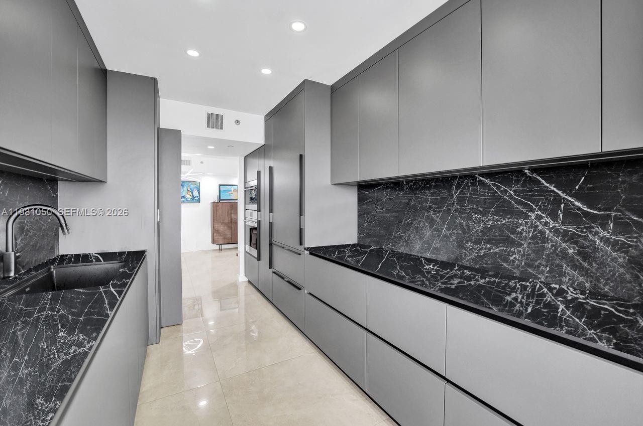 image Hamptons West26