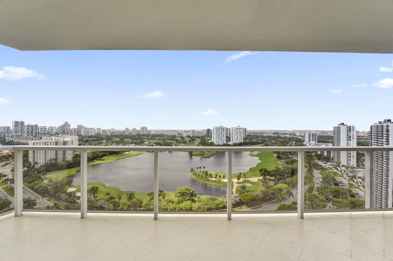 image Hamptons West2