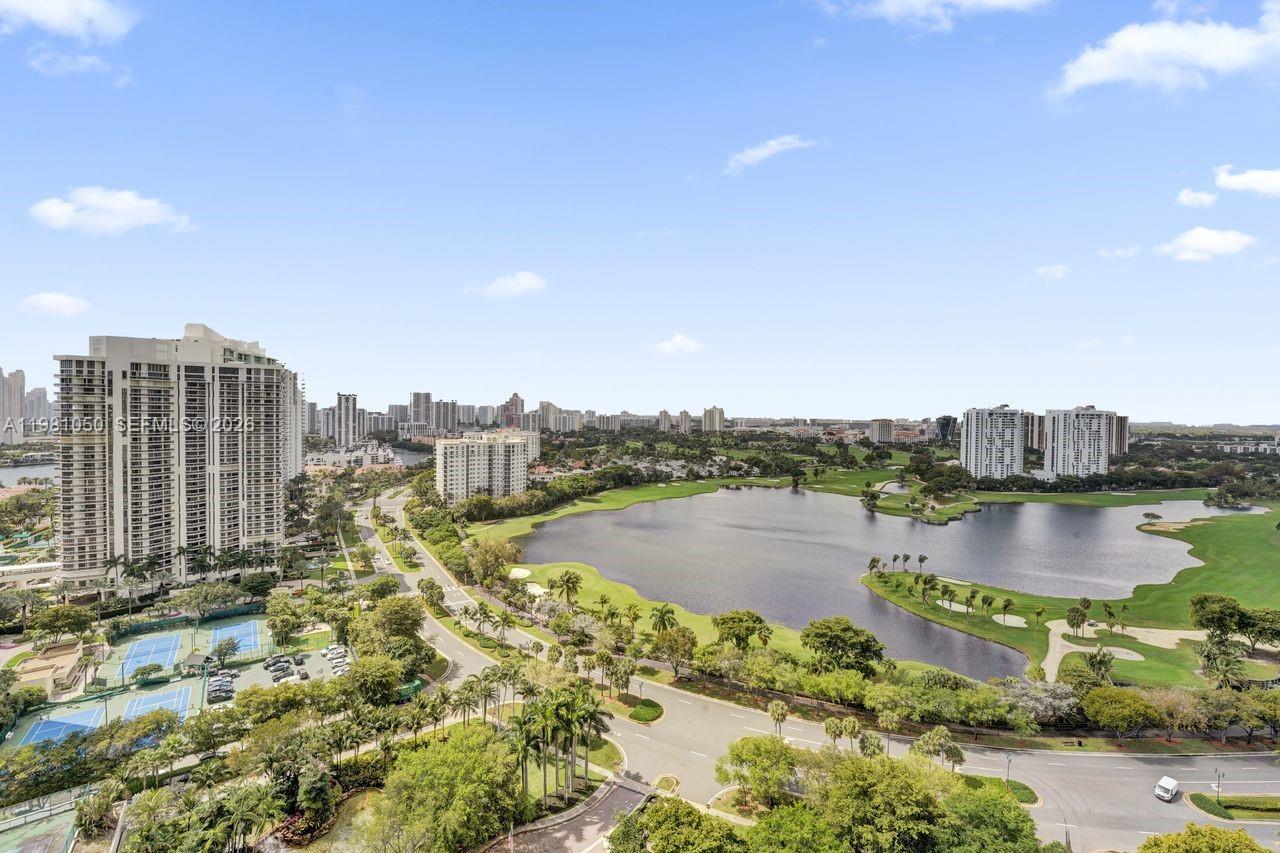 image Hamptons West3