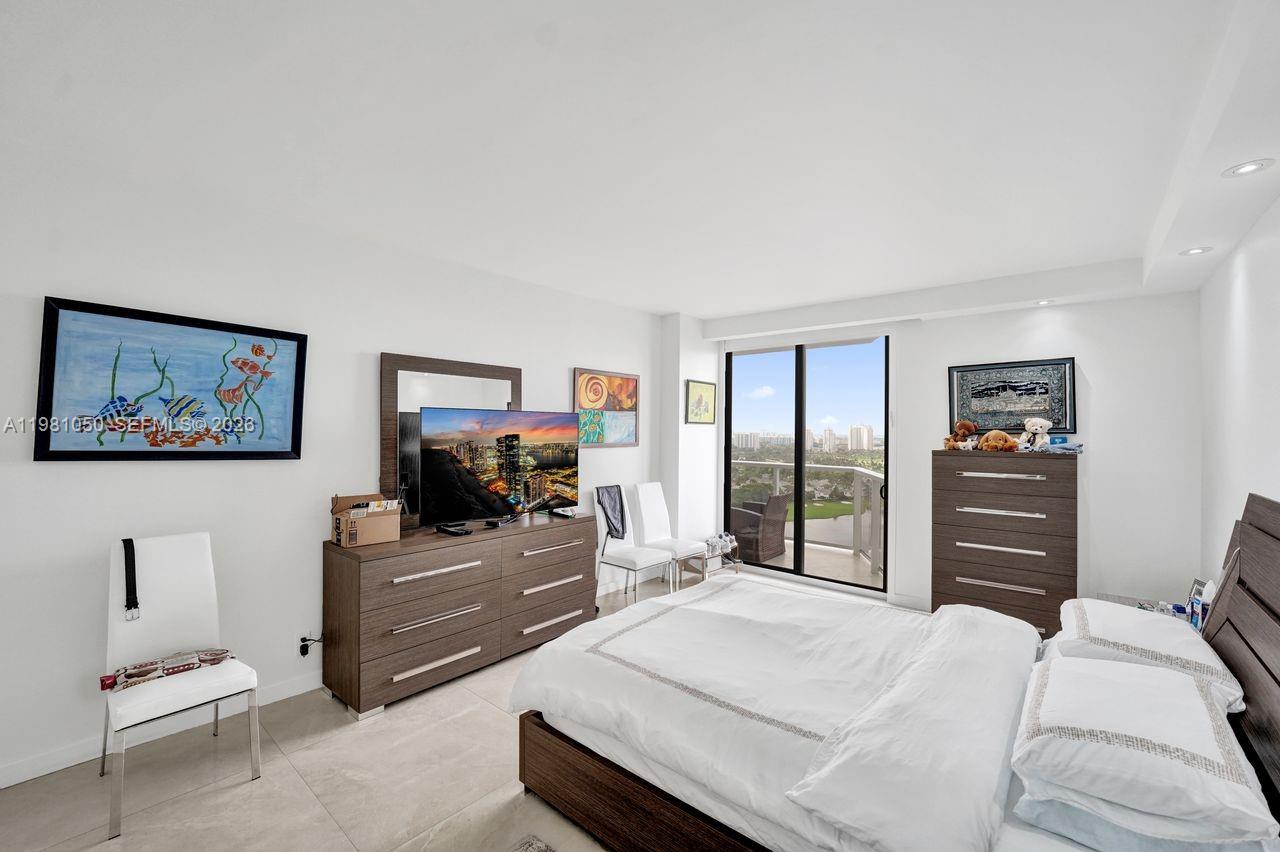 image Hamptons West39