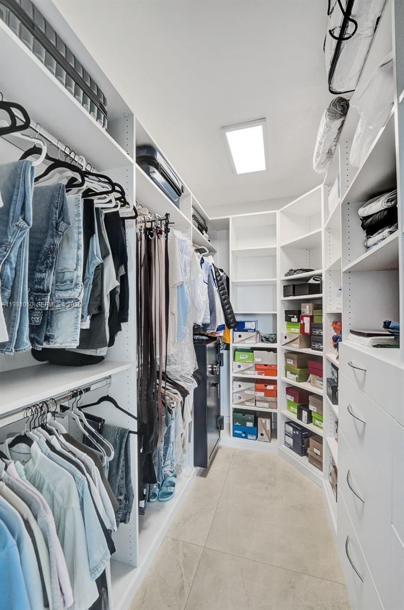 image Hamptons West42