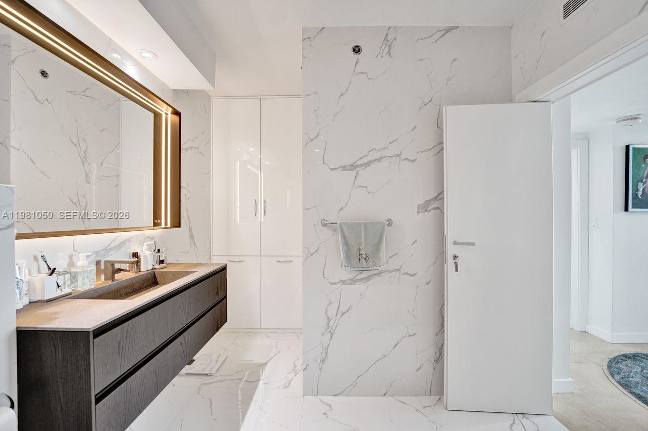 image Hamptons West47