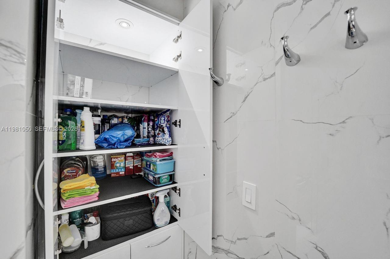 image Hamptons West49