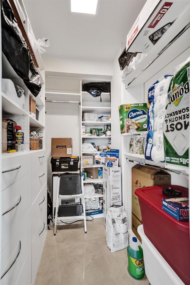 image Hamptons West53