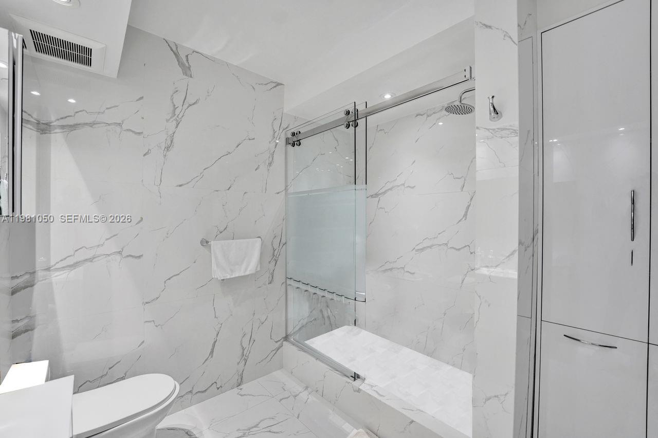 image Hamptons West56