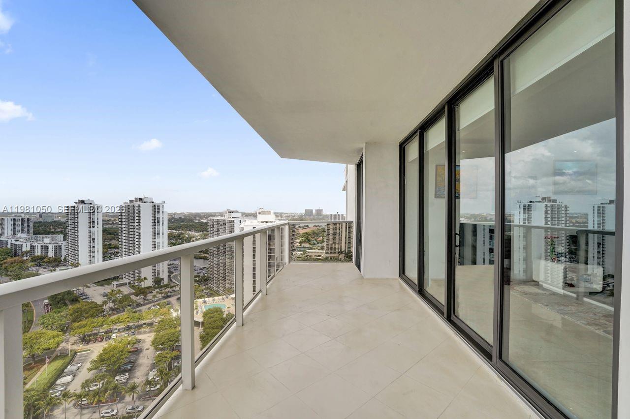 image Hamptons West57