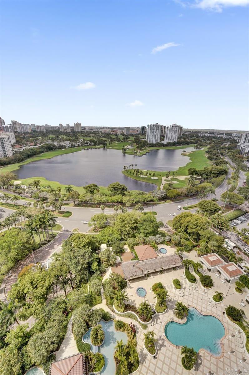 image Hamptons West6