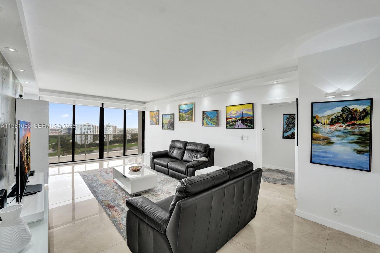 image Hamptons West8