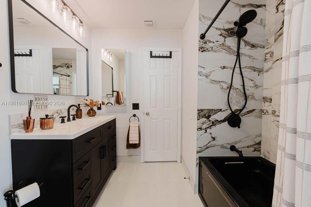 1710 NW 106th Ter Pembroke Pines, FL 33026