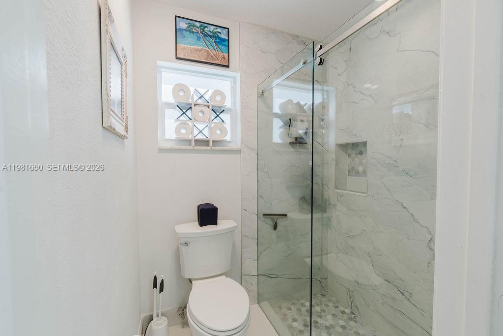 1710 NW 106th Ter Pembroke Pines, FL 33026