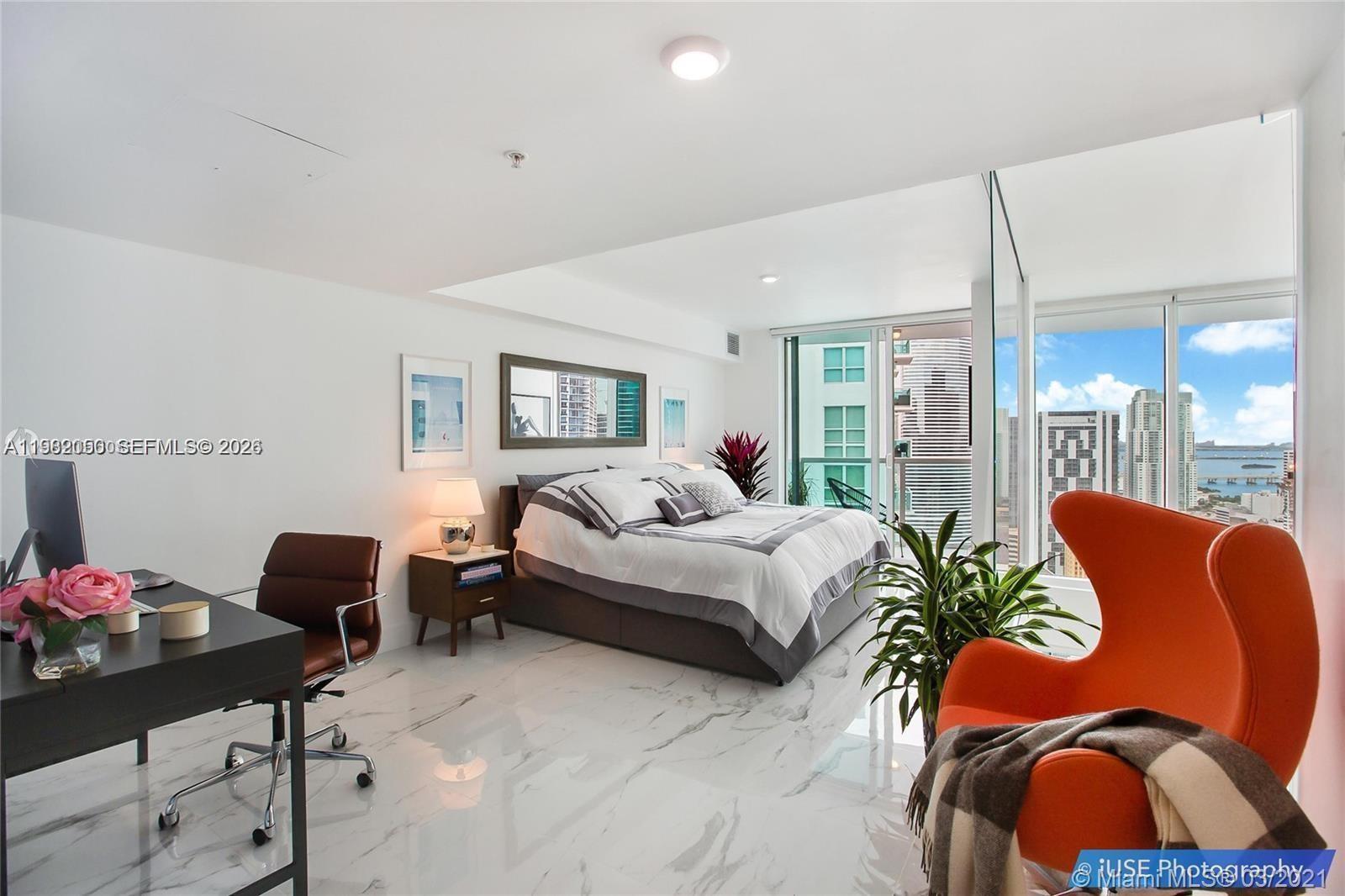 41 SE 5th St #2109 Miami, FL 33131