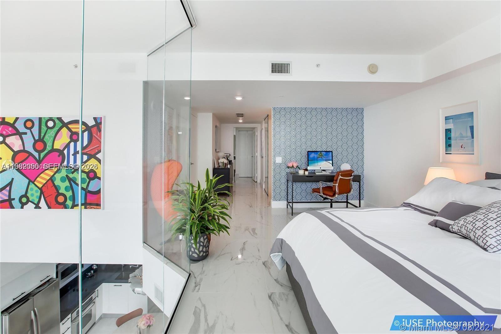 41 SE 5th St #2109 Miami, FL 33131