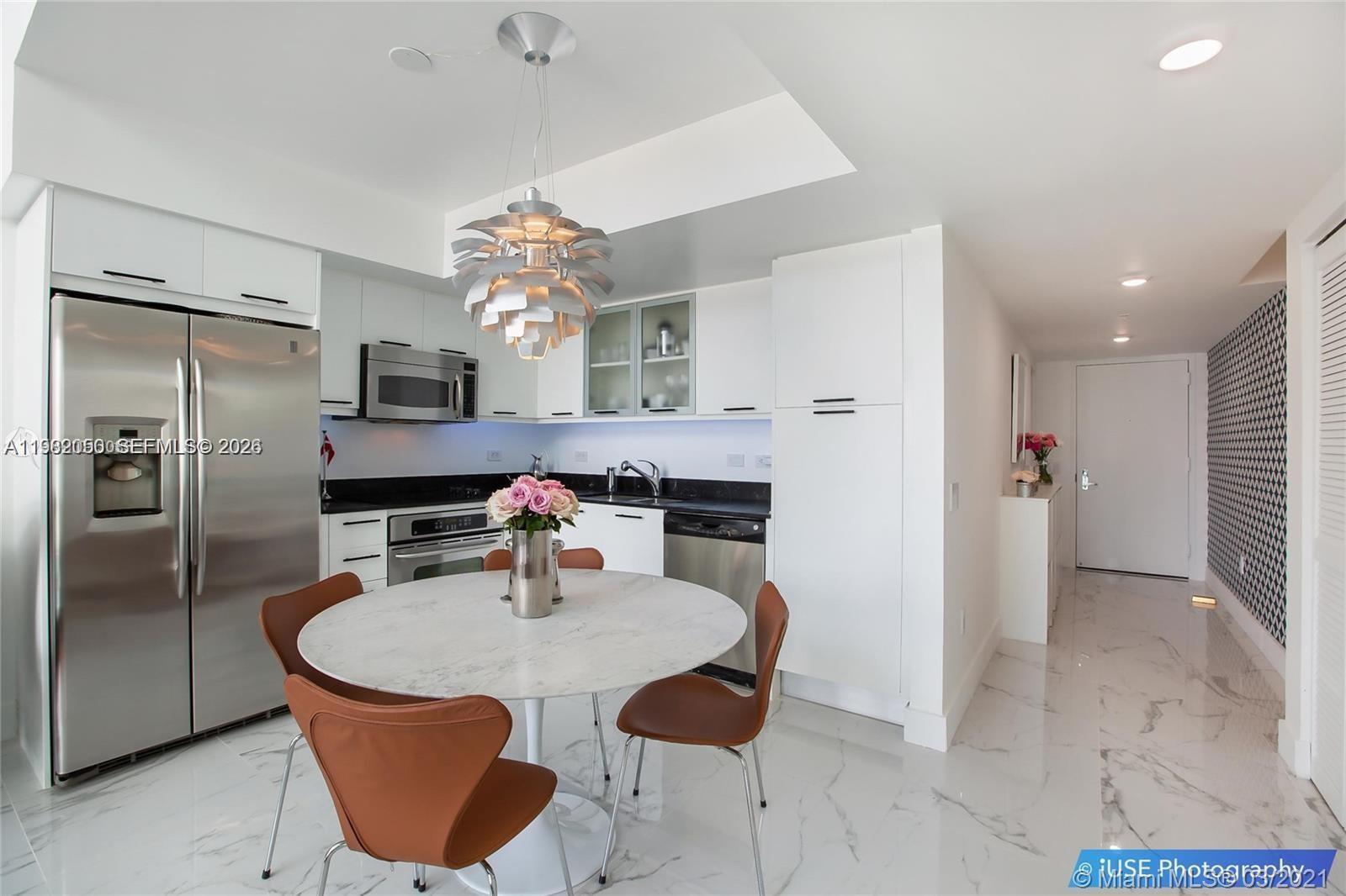 41 SE 5th St #2109 Miami, FL 33131