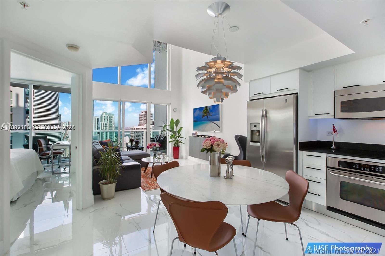 41 SE 5th St #2109 Miami, FL 33131