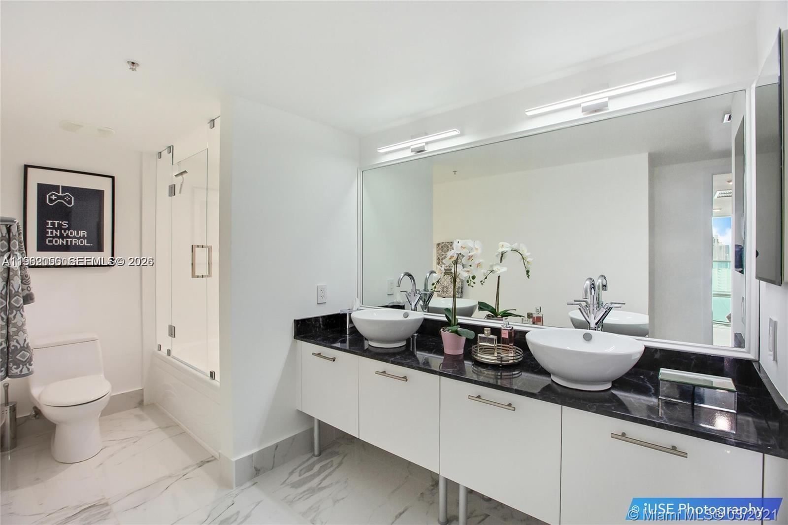 41 SE 5th St #2109 Miami, FL 33131