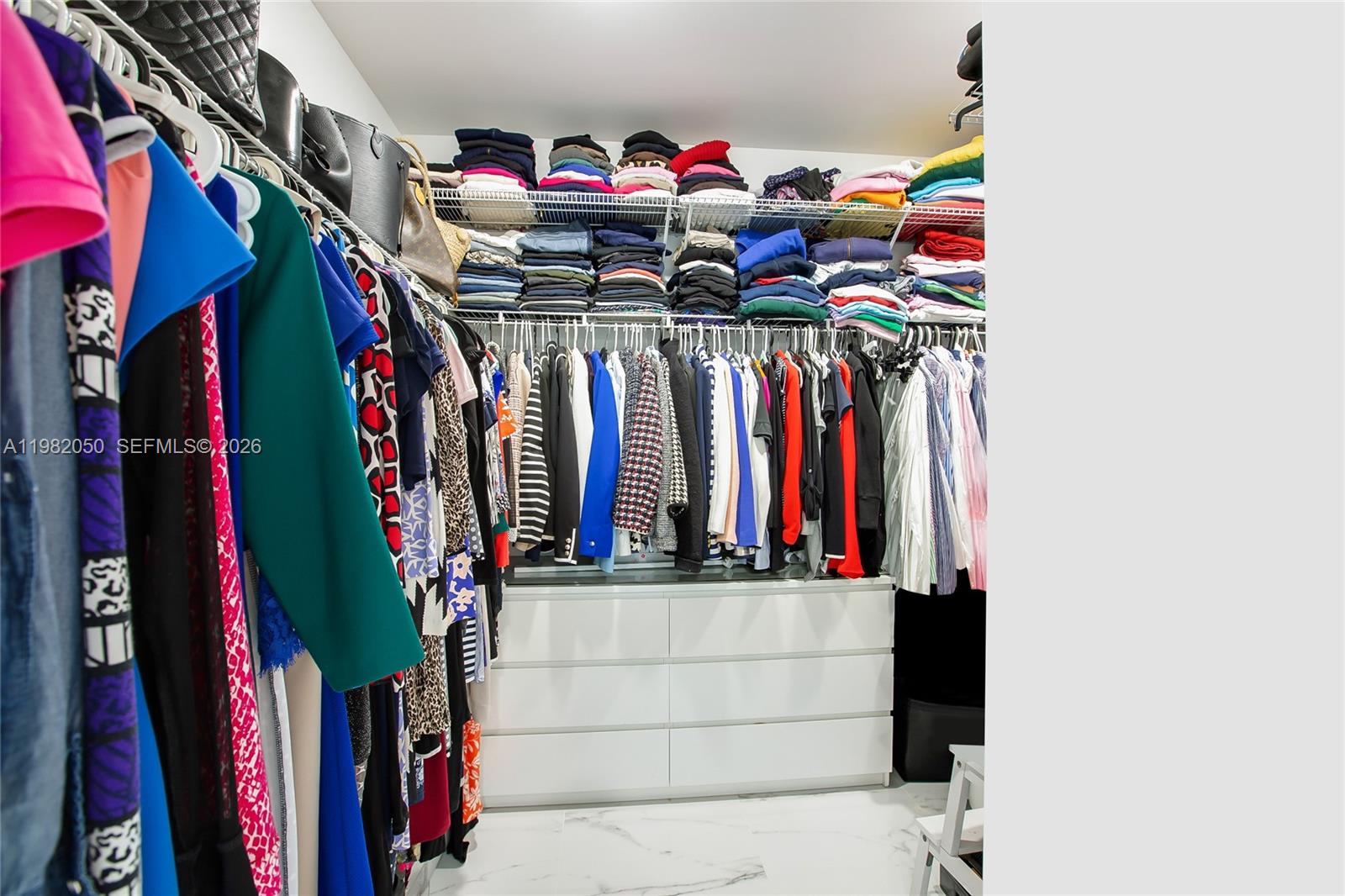 image Brickell on the River South34