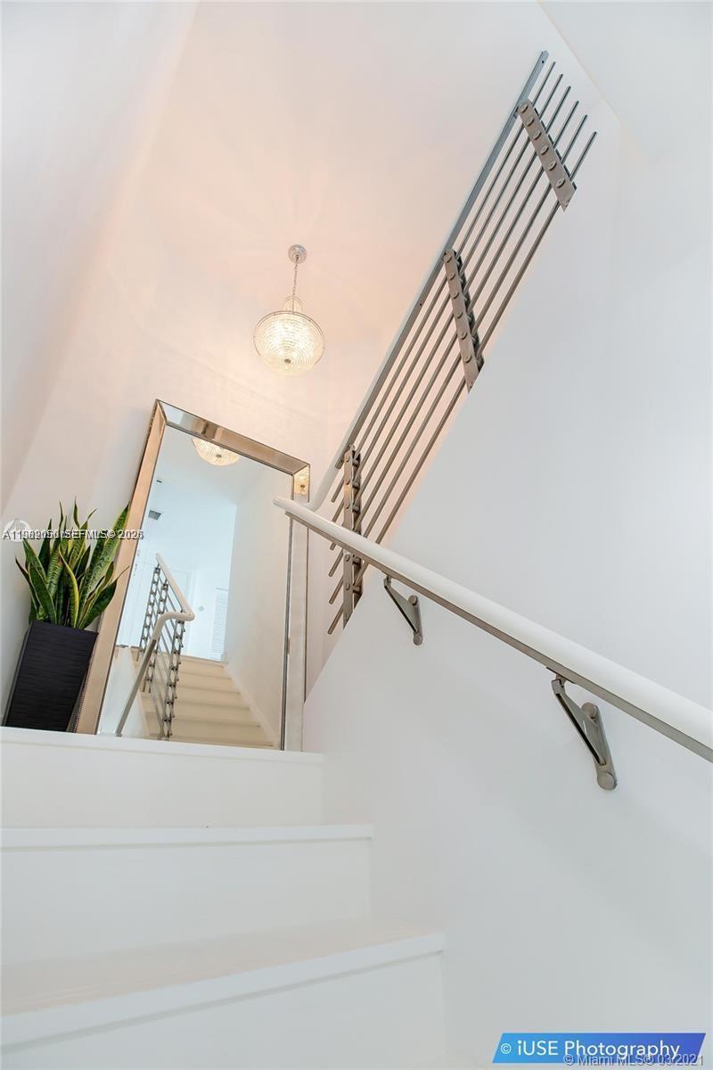 41 SE 5th St #2109 Miami, FL 33131