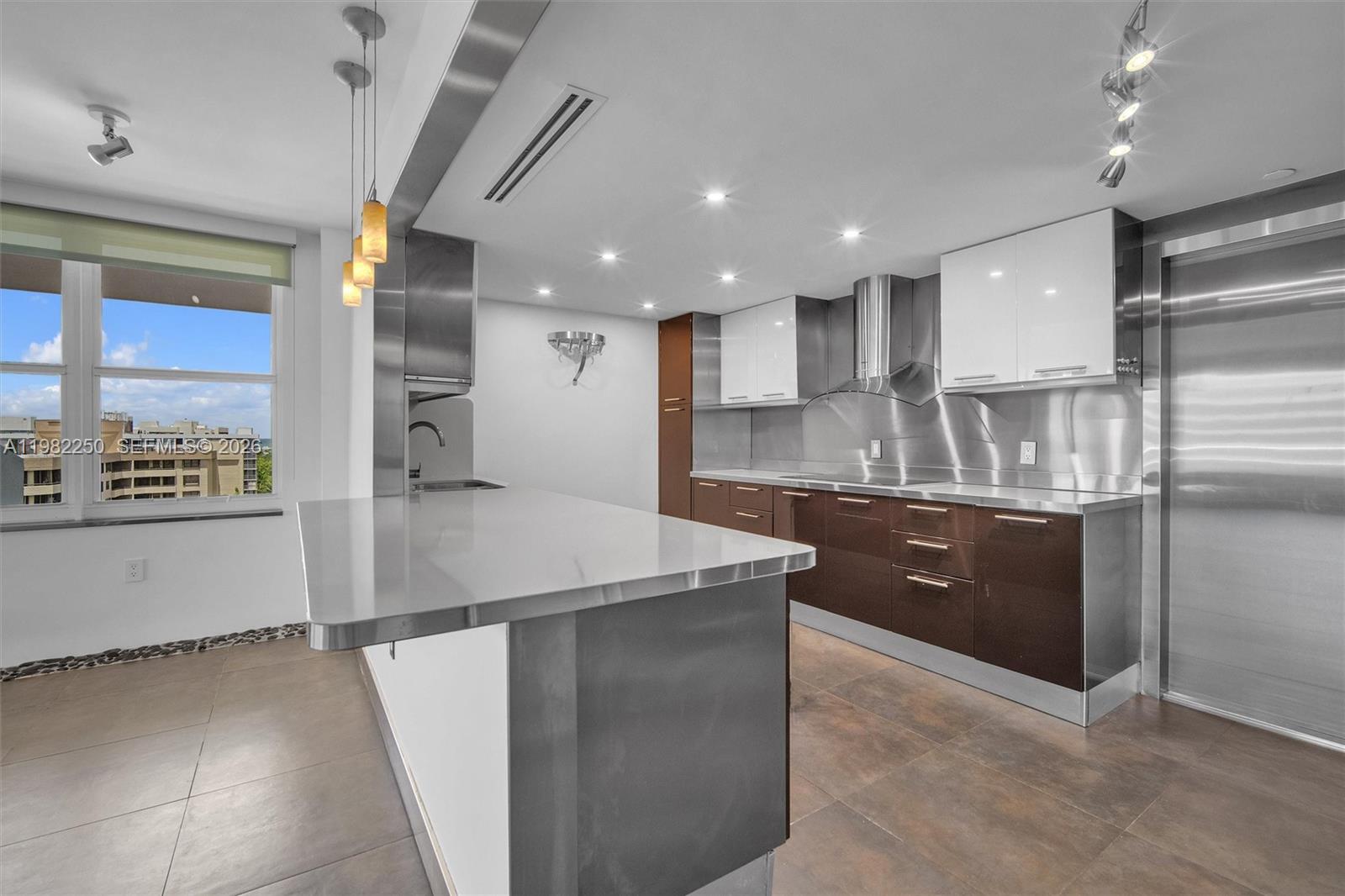 199 Ocean Ln Dr #1009