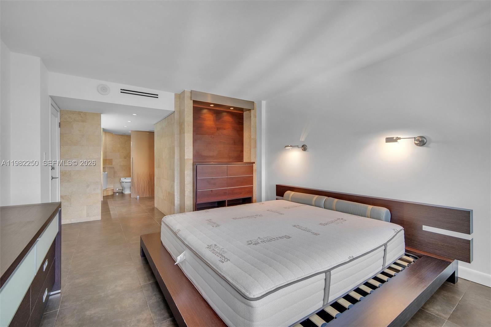 199 Ocean Ln Dr #1009 Key Biscayne, FL 33149