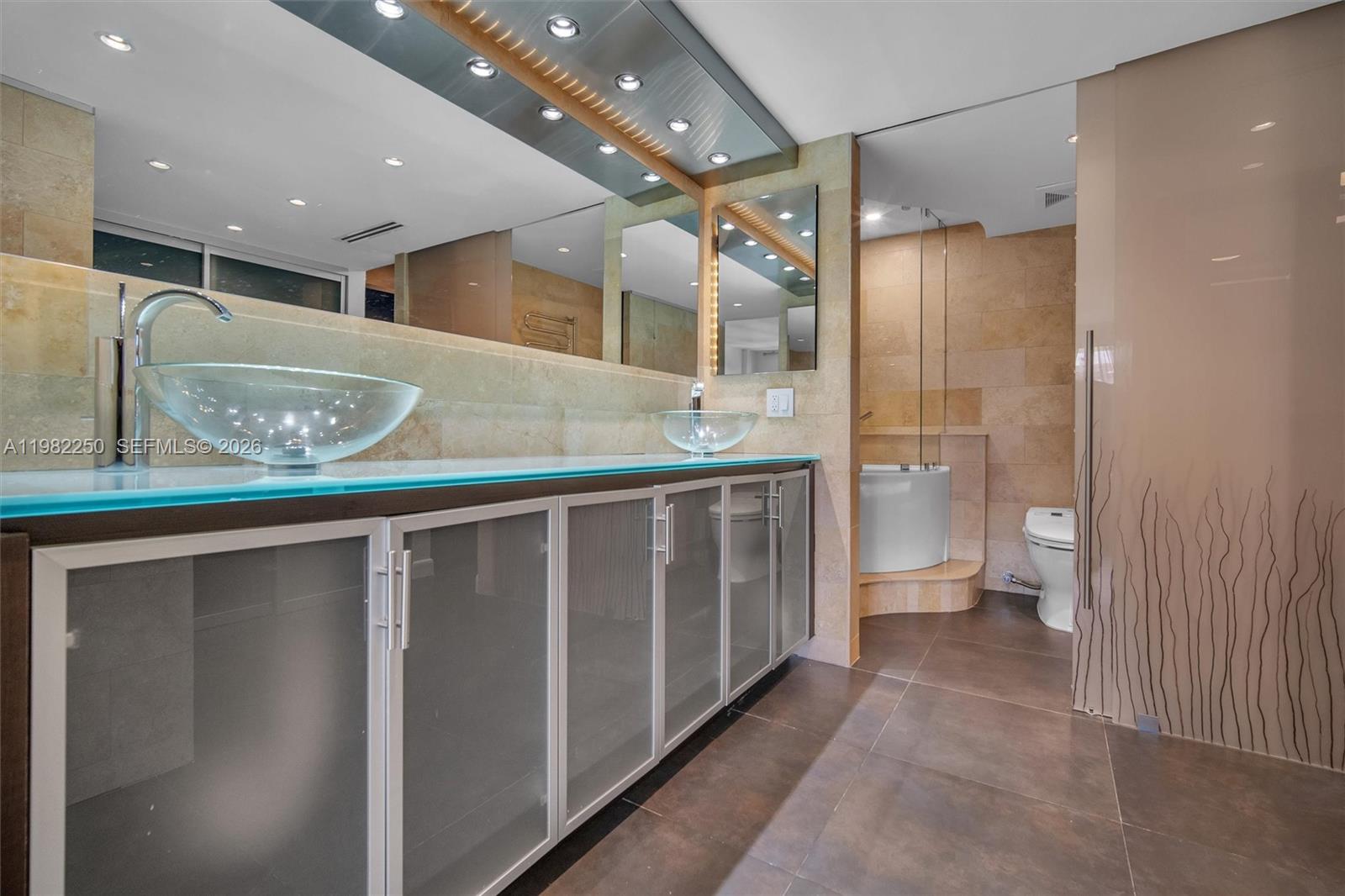 199 Ocean Ln Dr #1009 Key Biscayne, FL 33149