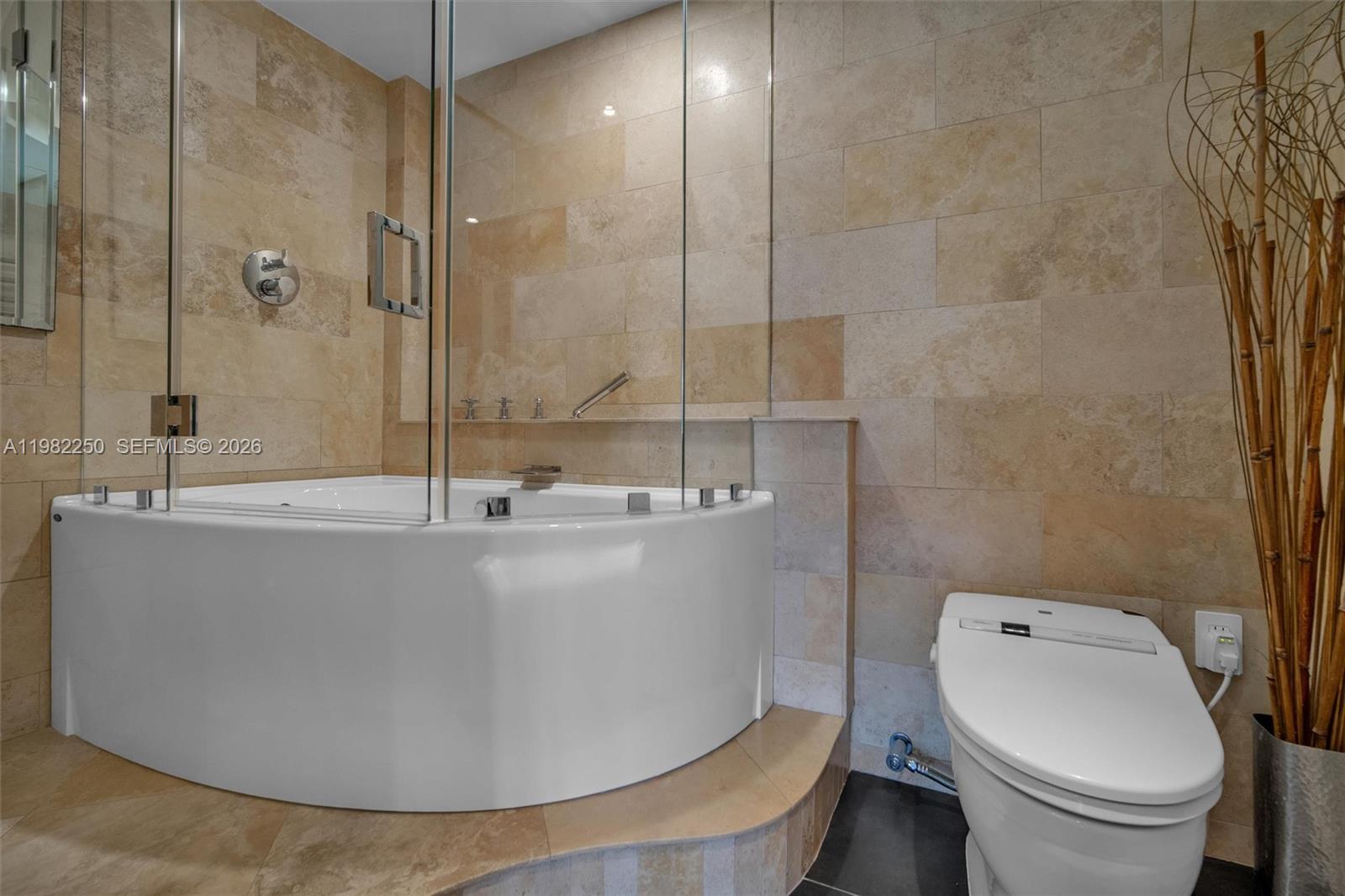 199 Ocean Ln Dr #1009 Key Biscayne, FL 33149