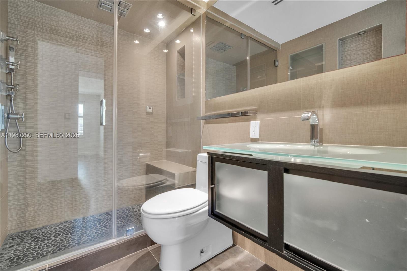 199 Ocean Ln Dr #1009 Key Biscayne, FL 33149