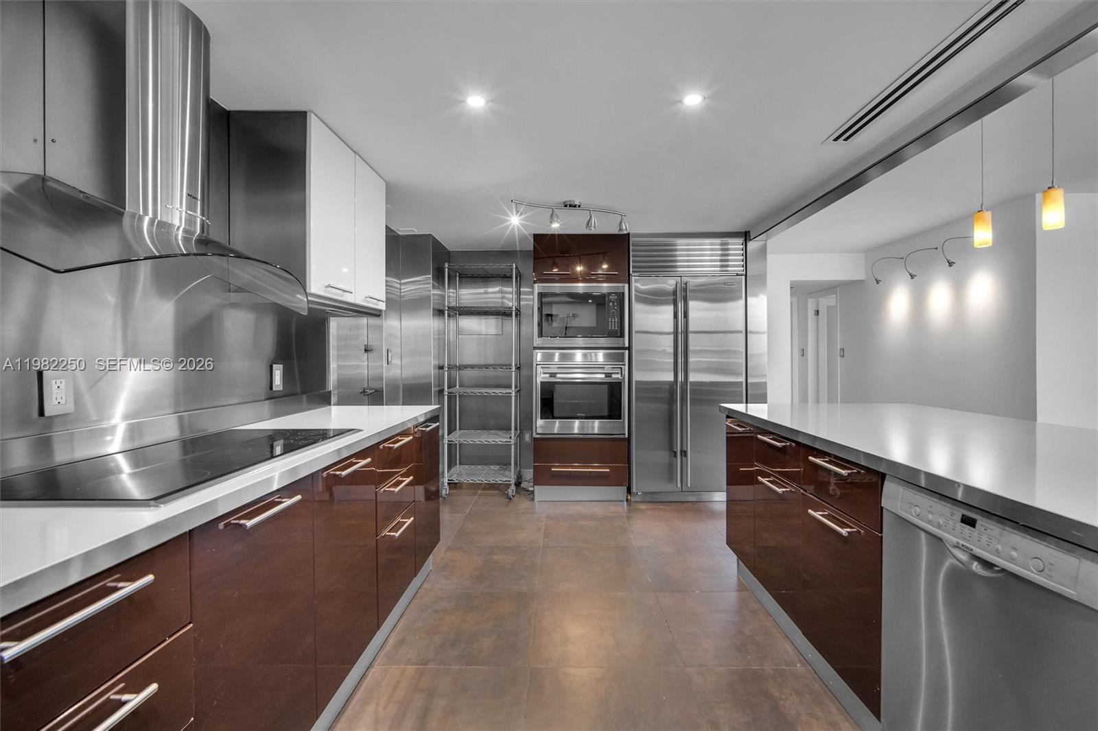 199 Ocean Ln Dr #1009 Key Biscayne, FL 33149