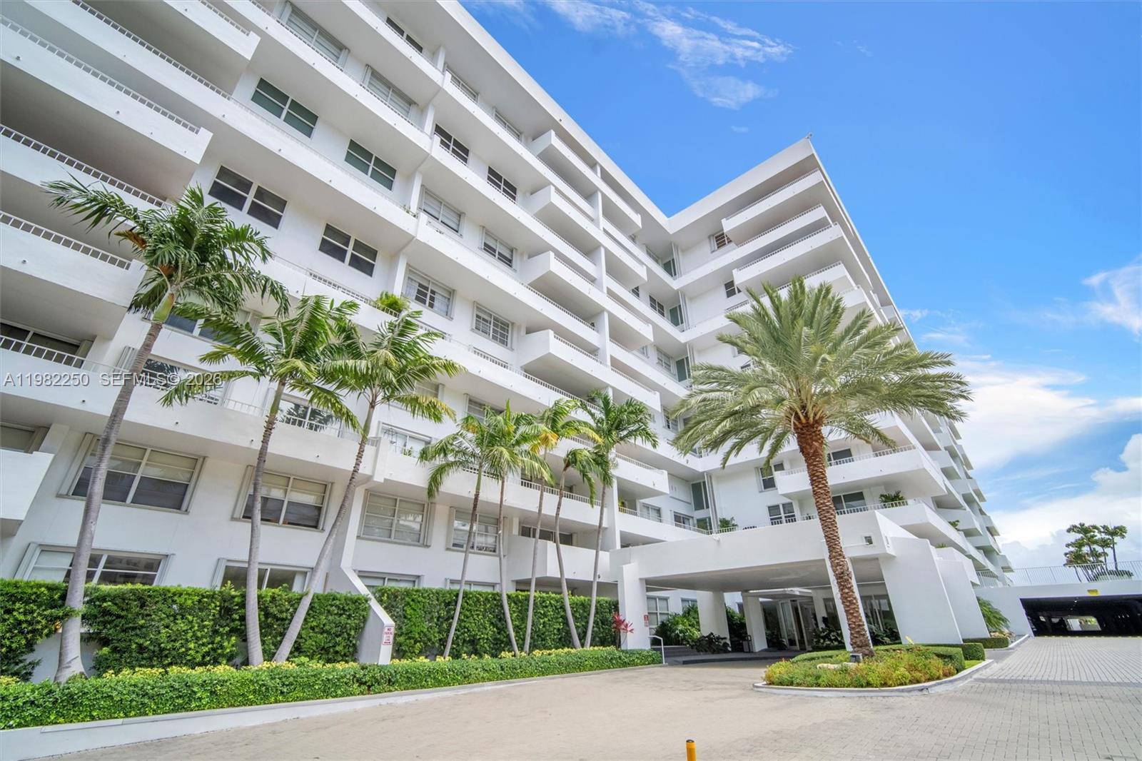 199 Ocean Ln Dr #1009 Key Biscayne, FL 33149