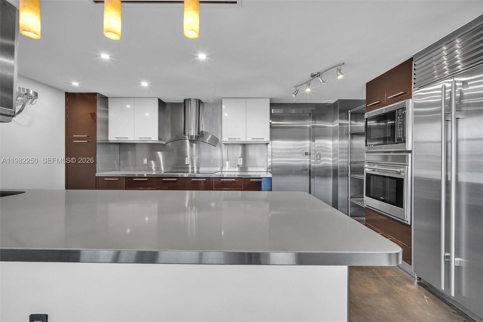 199 Ocean Ln Dr #1009 Key Biscayne, FL 33149