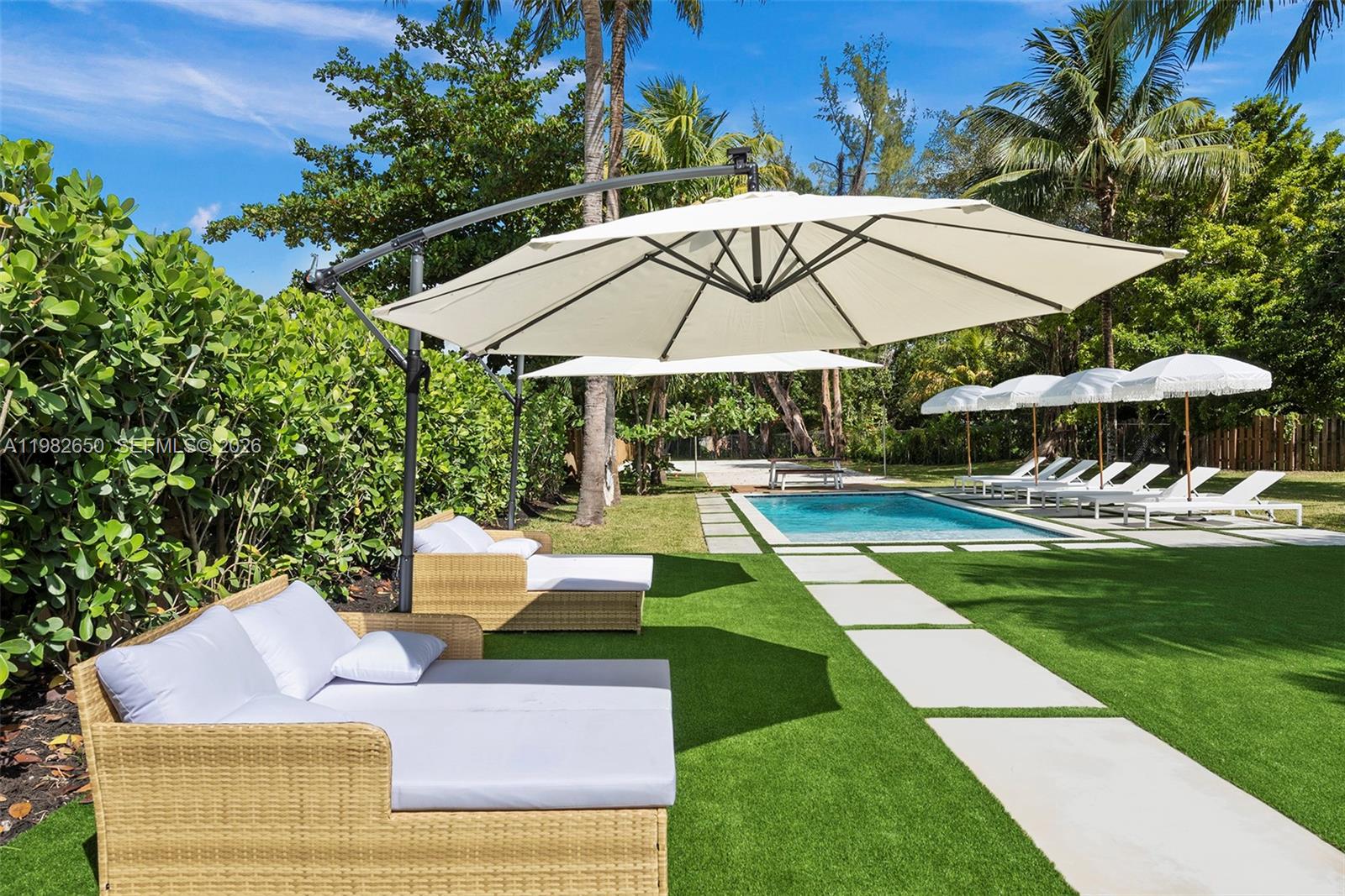 995 NE 107th St Miami, FL 33161