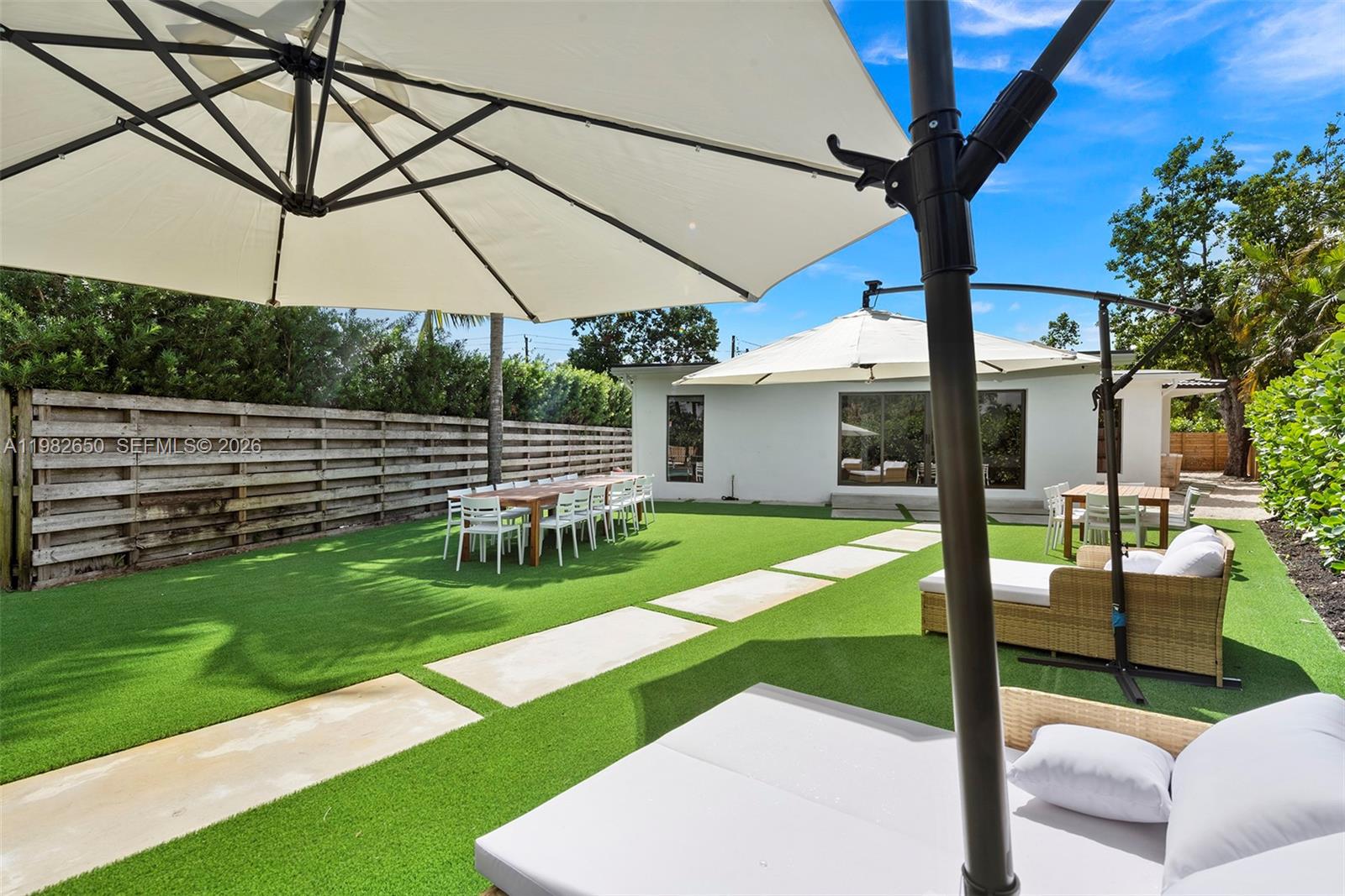 995 NE 107th St Miami, FL 33161