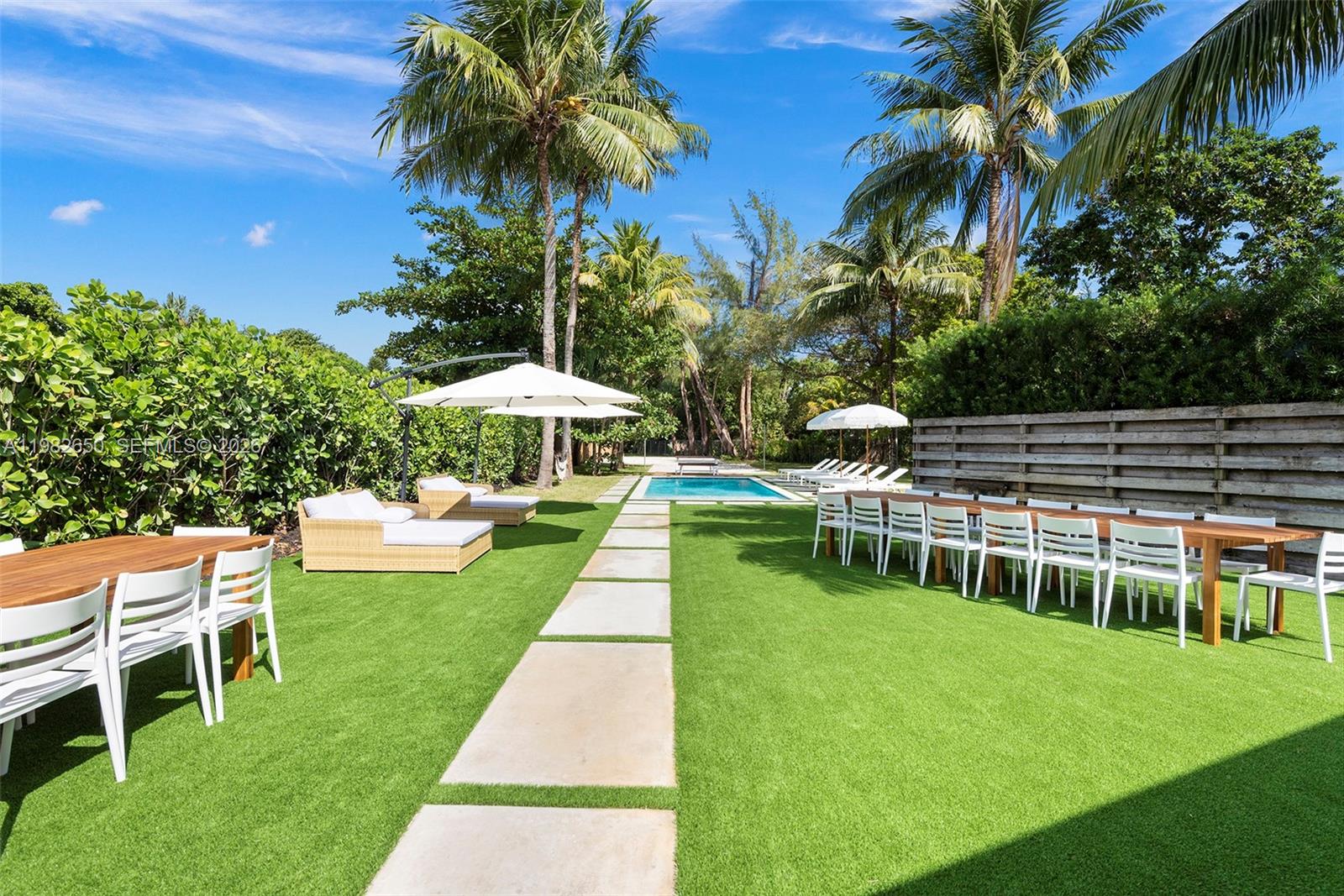 995 NE 107th St Miami, FL 33161