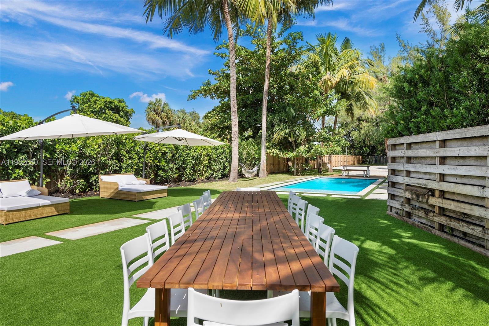 995 NE 107th St Miami, FL 33161