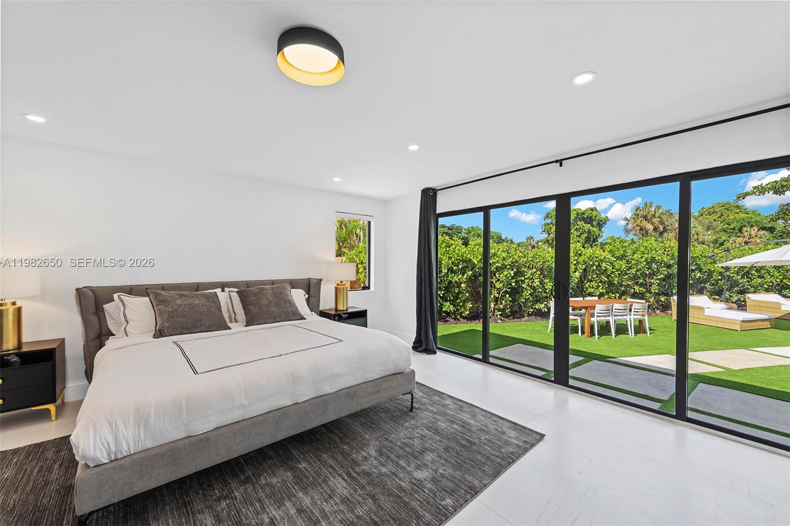 995 NE 107th St Miami, FL 33161