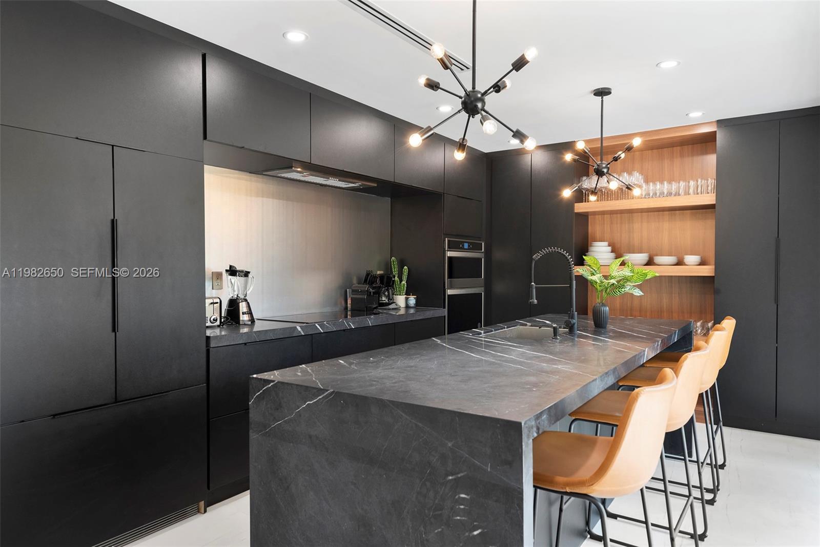 995 NE 107th St Miami, FL 33161