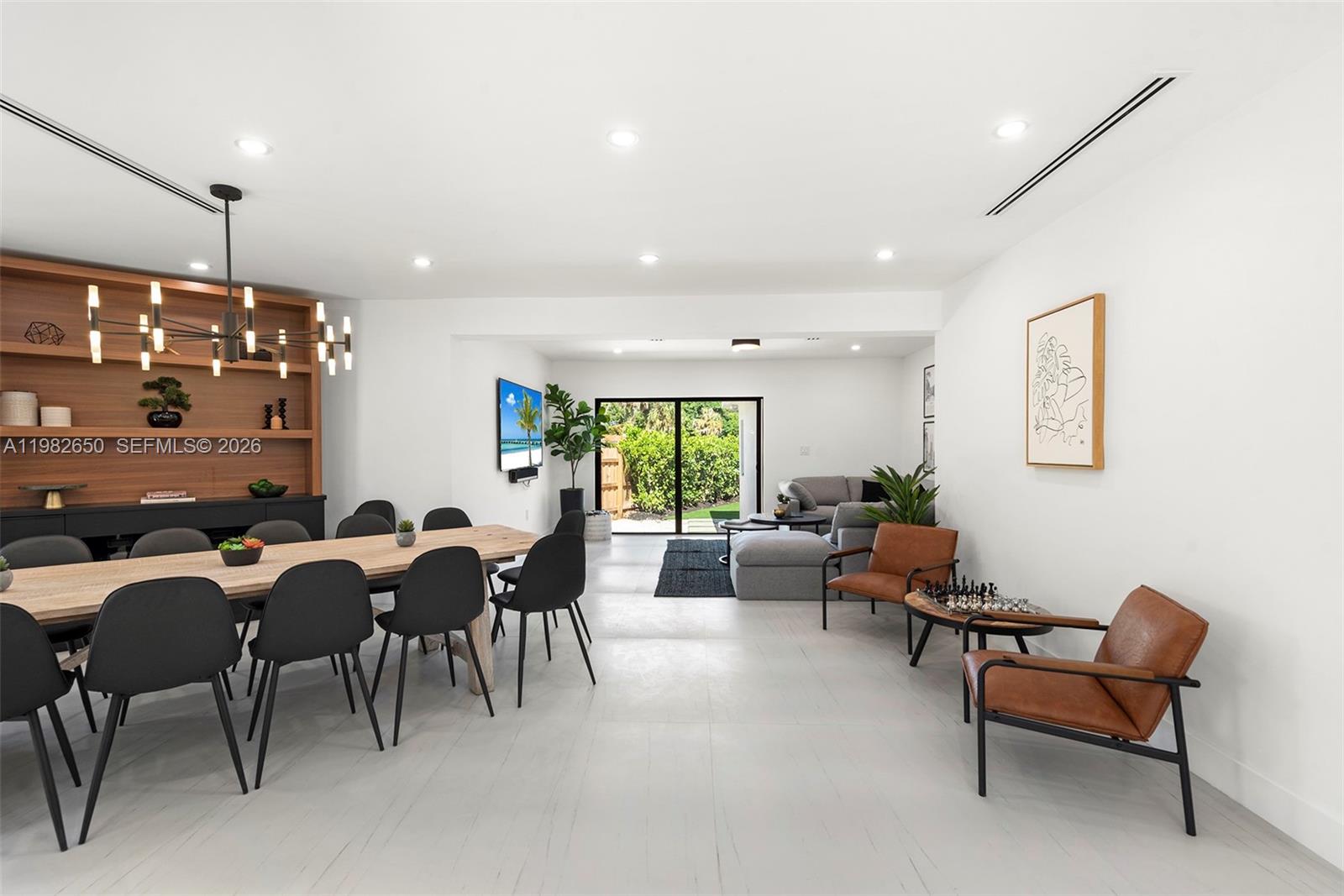 995 NE 107th St Miami, FL 33161