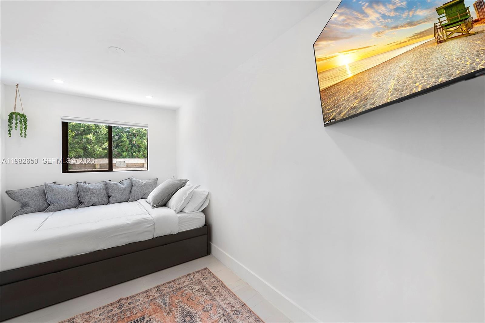 995 NE 107th St Miami, FL 33161