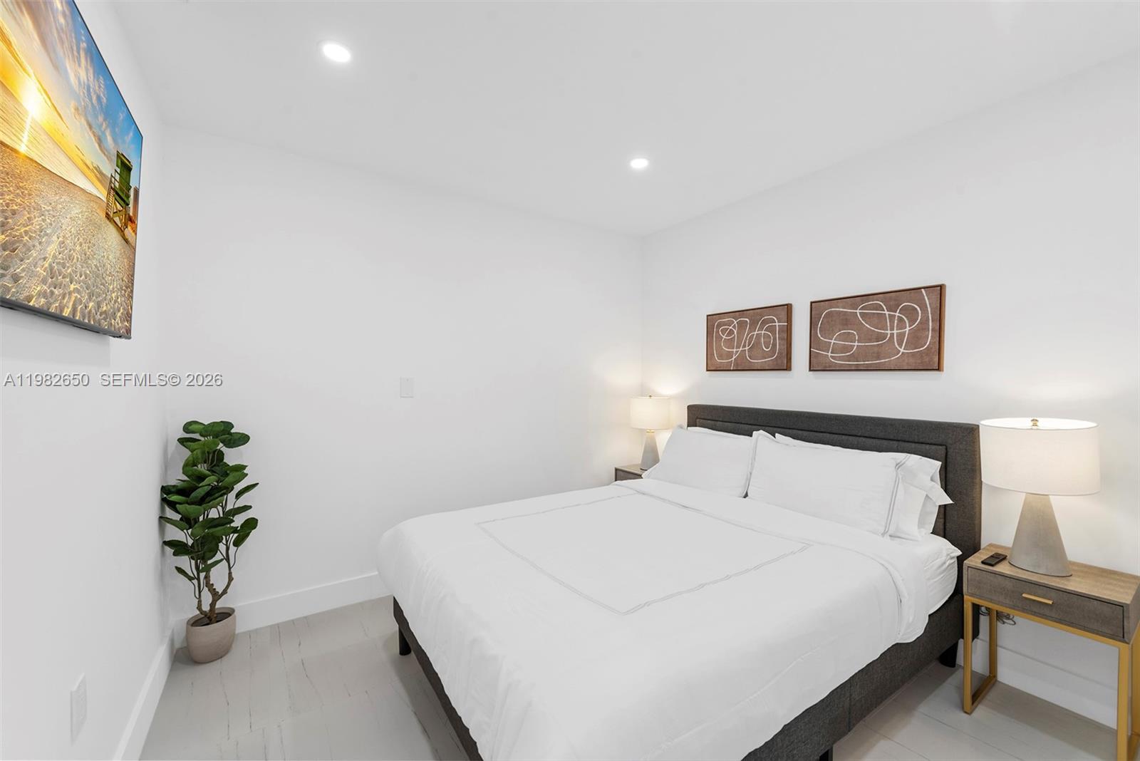 995 NE 107th St Miami, FL 33161