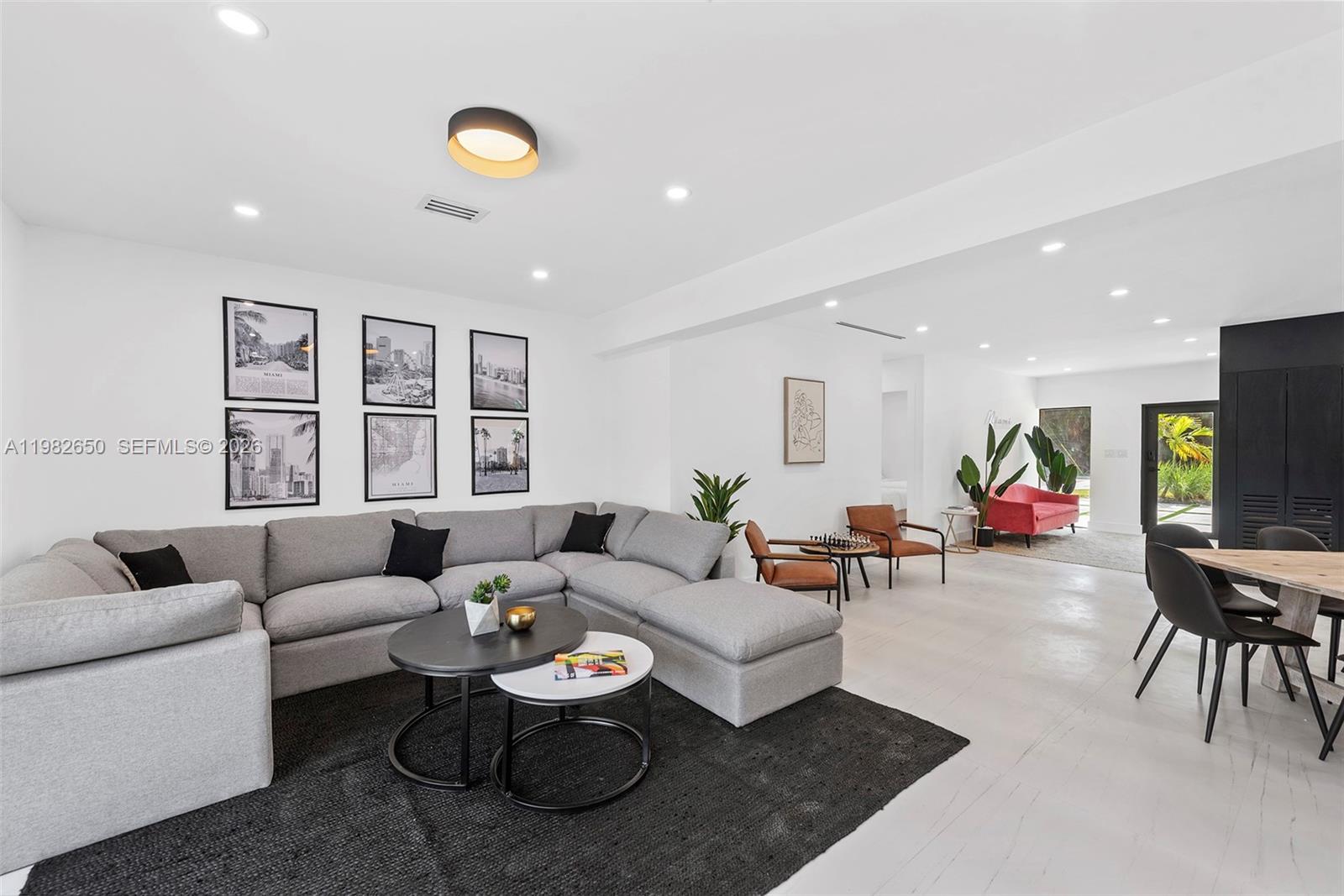 995 NE 107th St Miami, FL 33161