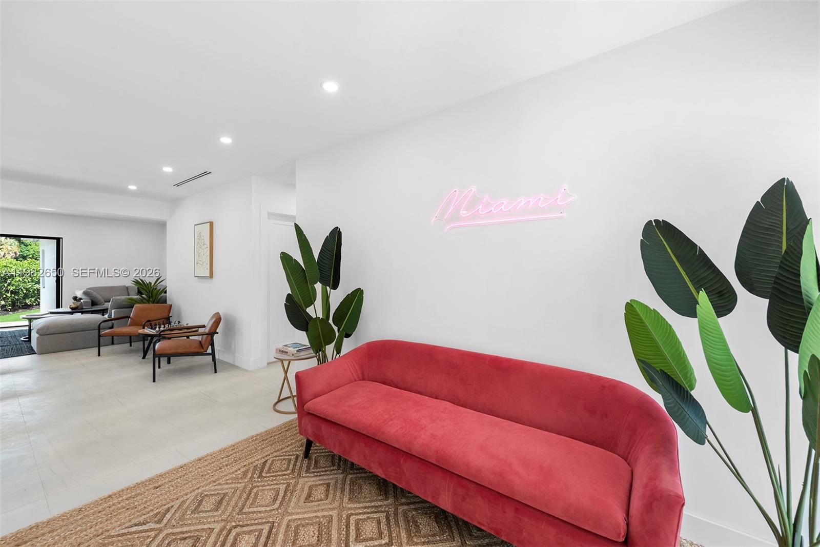 995 NE 107th St Miami, FL 33161