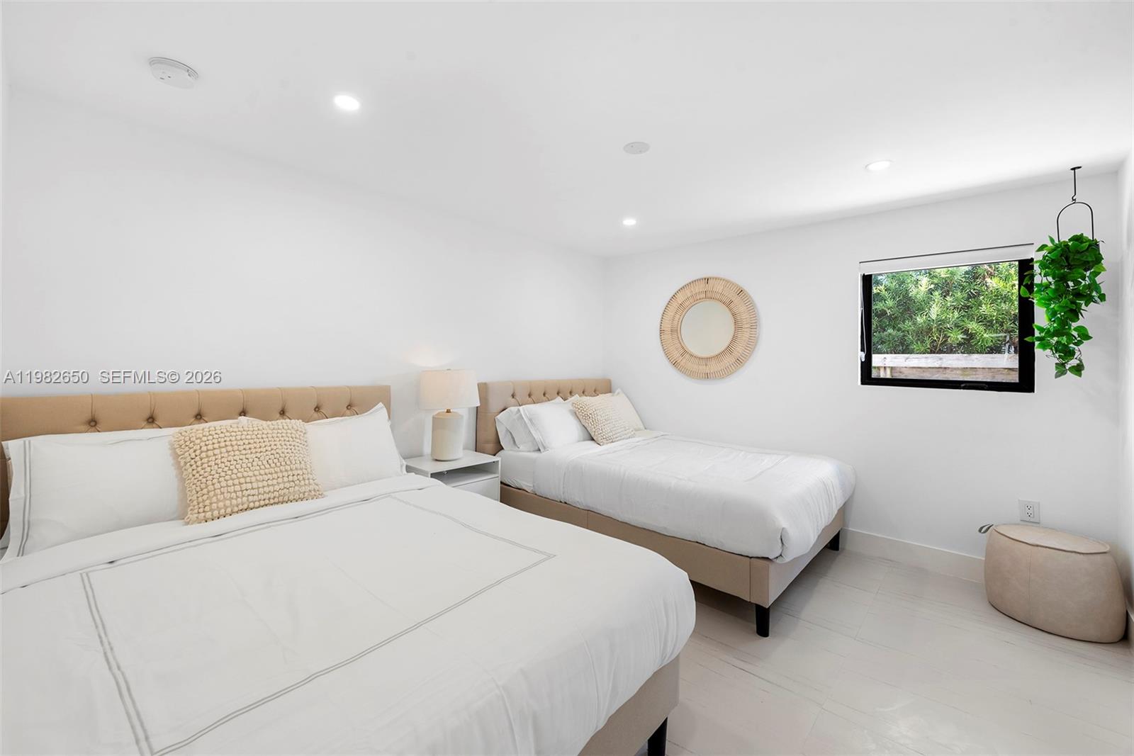 995 NE 107th St Miami, FL 33161